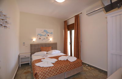Room 4 (Apartment)