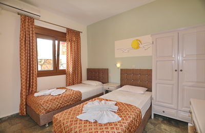 Room 4 (Apartment)