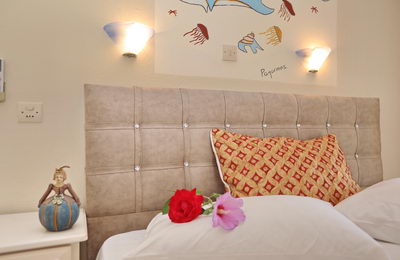 Room 4 (Apartment)