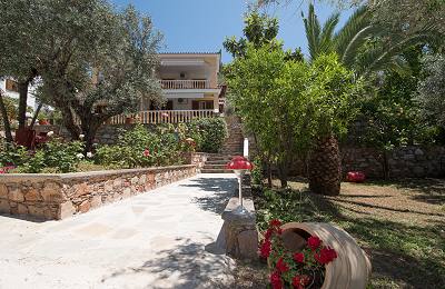 Niki Studios Apartments